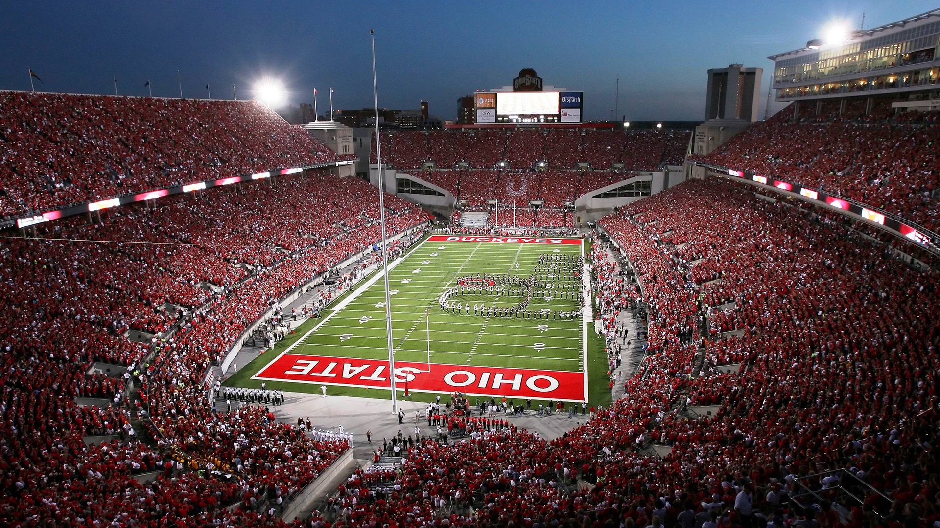 开云入口-城市夜间慢跑活动,灯火亮丽中的运动时光,城市夜跑注意事项